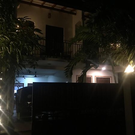 Flip Flop Inn Mirissa Kültér fotó