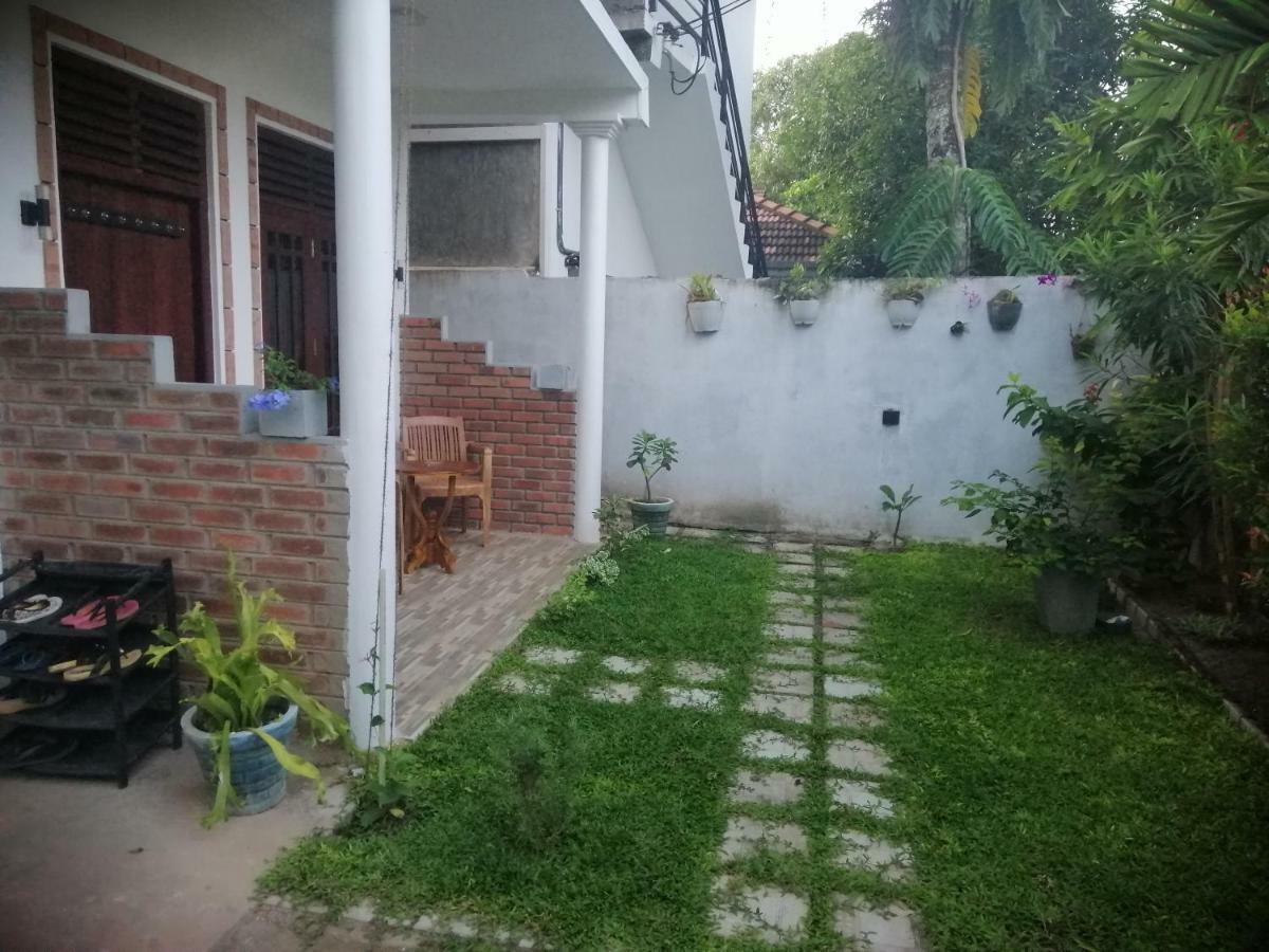 Flip Flop Inn Mirissa Kültér fotó